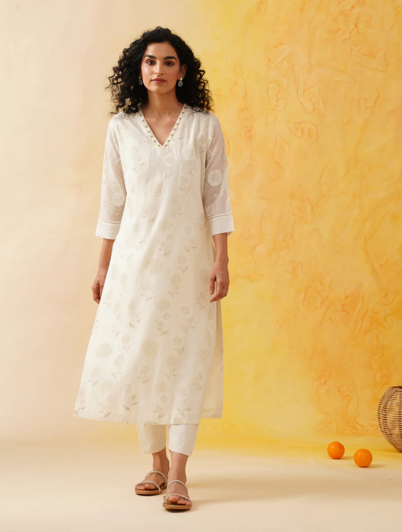 Women's Off White Festive Regular Fit Printed Three Quarter Sleeves Kurta