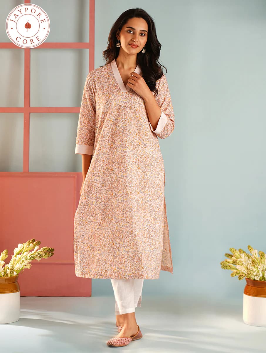 Women's Pink Casual Regular Fit Printed Three Quarter Sleeves Kurta