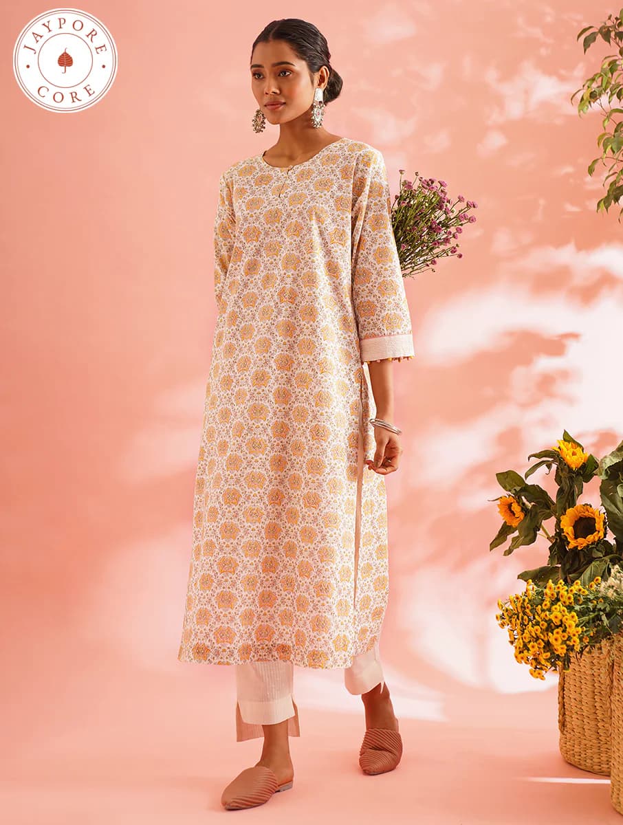 Women's Multicolor Casual Regular Fit Self-Design Three Quarter Sleeves Kurta