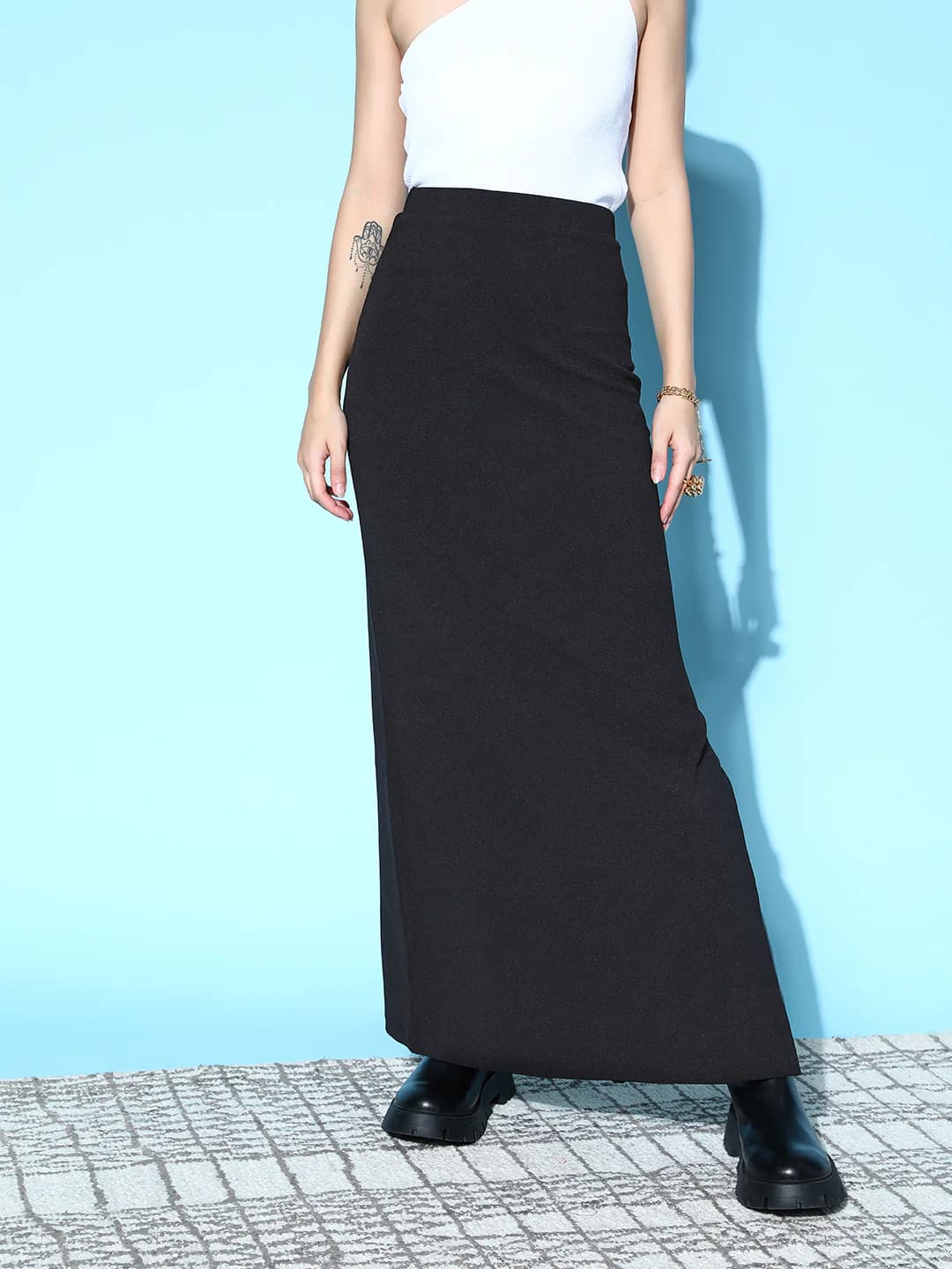 Women's Black Party Solid Regular Fit High Rise Skirt