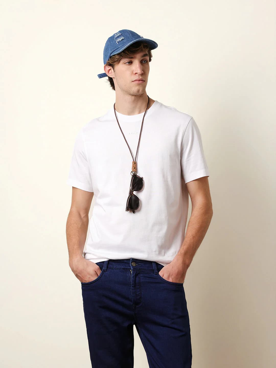 Men's White Solid Round Neck Tshirt
