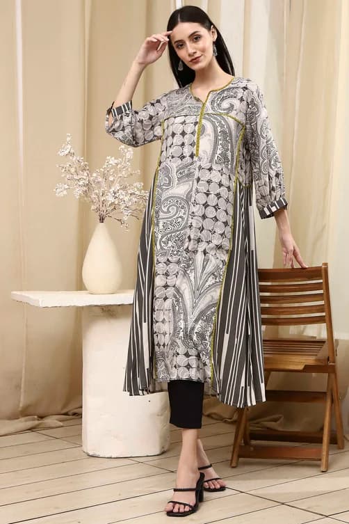 Women's White Casual Three Quarter Sleeves Rayon Straight Kurta