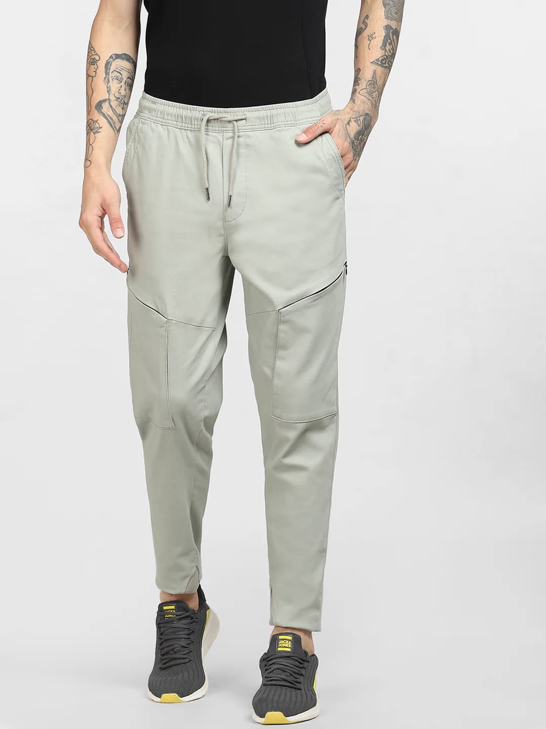 Men's Grey Casual Regular Fit Solid Mid Rise Trackpant
