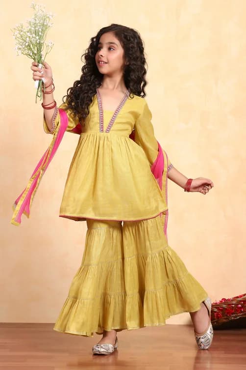 Girls Green Casual A-Line Kurta With Pyjama Cotton Salwar Suit