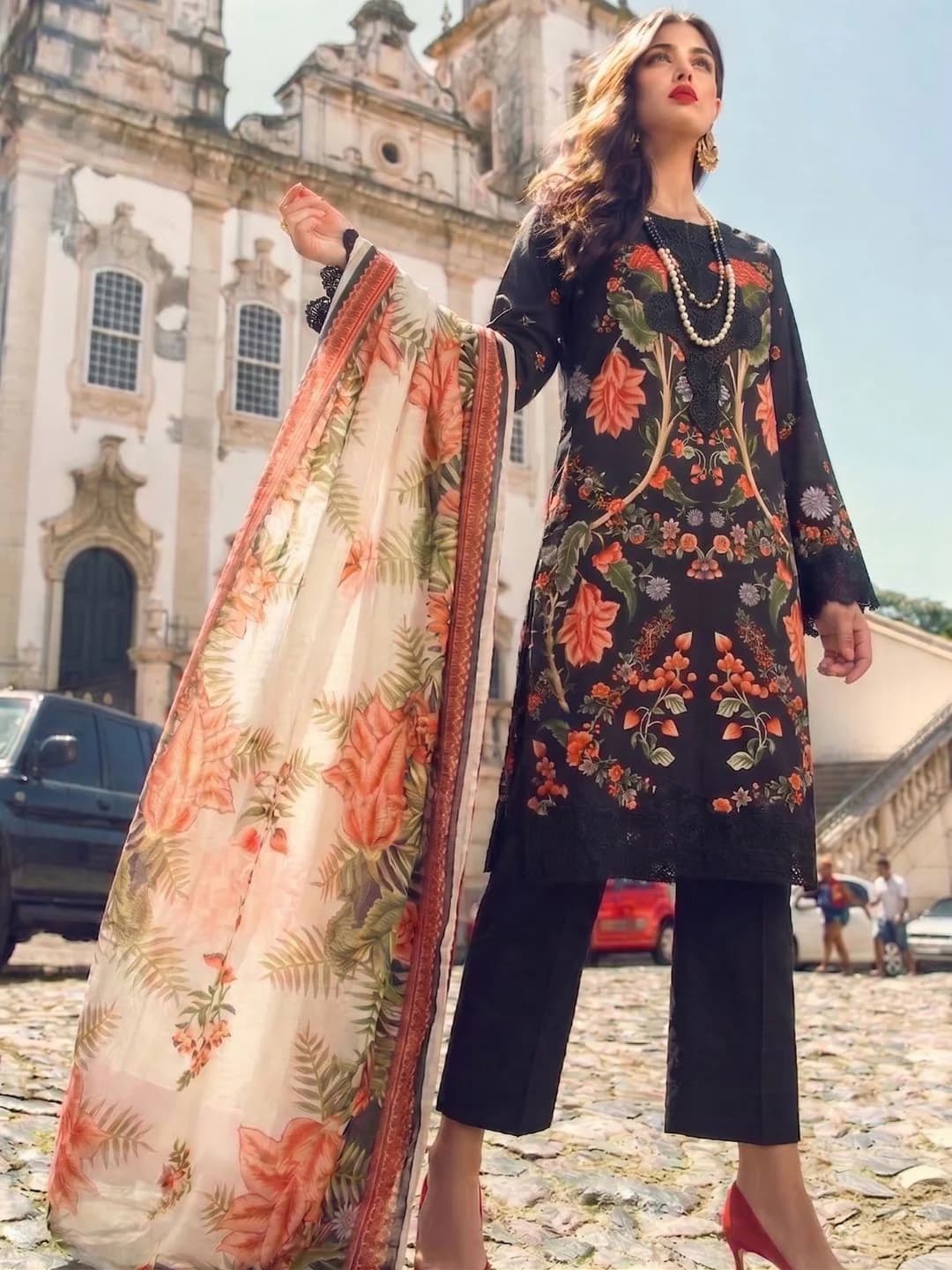 Women's Black Casual Regular Fit Printed Full Sleeves Kurta Set With Dupatta