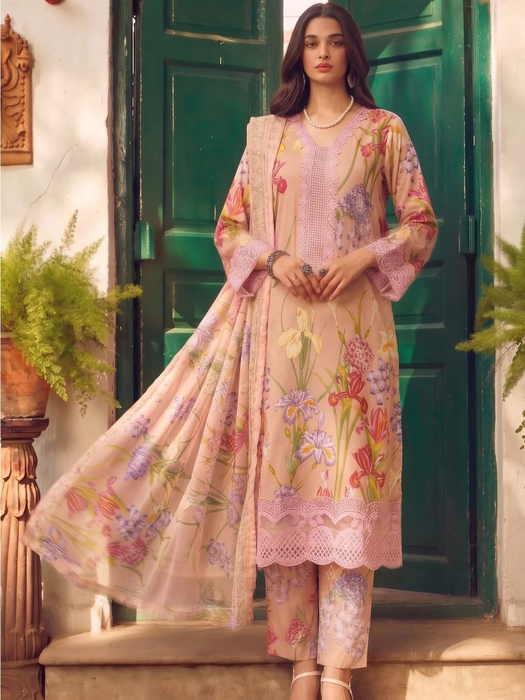 Women's Pink Casual Regular Fit Printed Full Sleeves Kurta Set With Dupatta