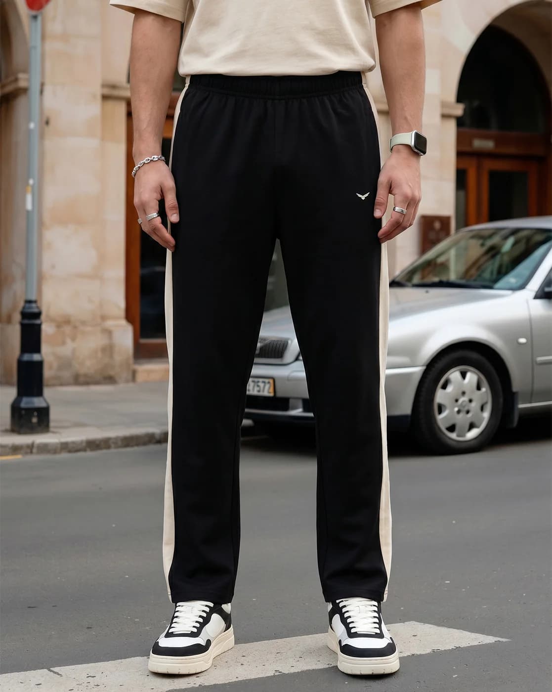 Men's Black Casual Straight Fit Mid Rise Trackpant