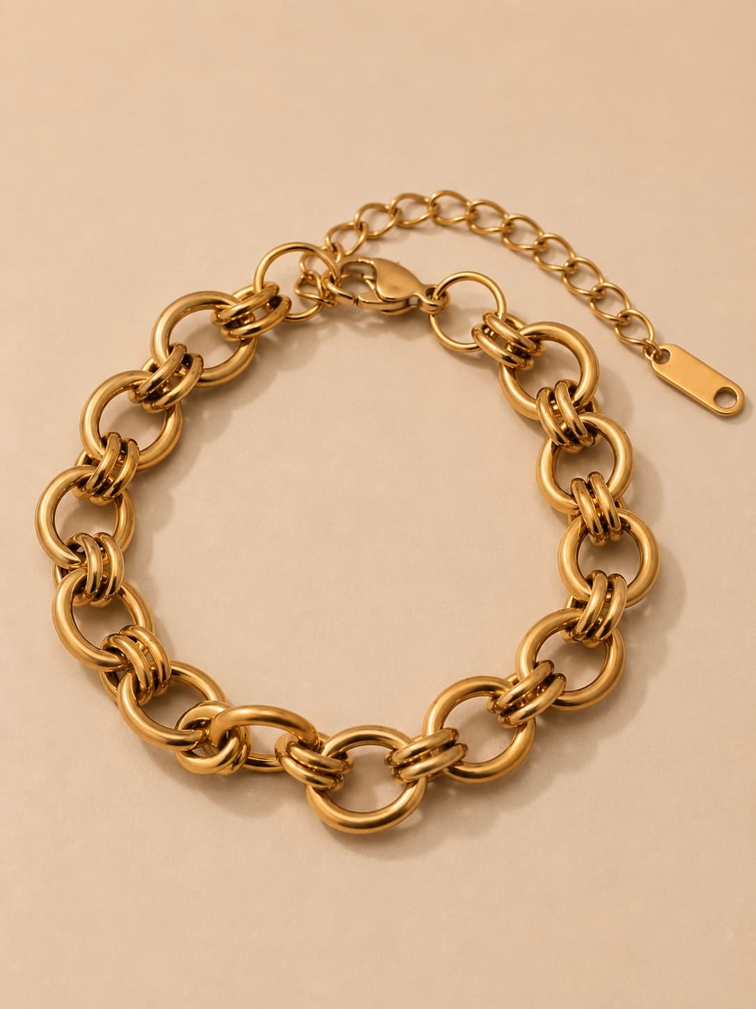 Women's Forge Chunky Interlock Chain Bracelet in Gold Tone