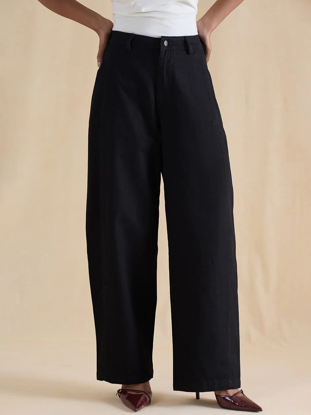 Women's Black Casual Solid Regular Fit Mid Rise Jeans