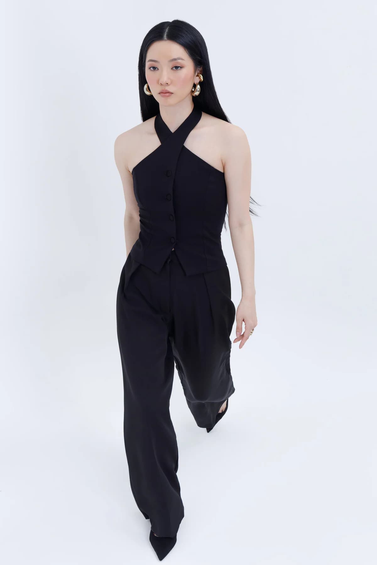 Women's Black Casual Regular Fit Solid Sleeveless Top