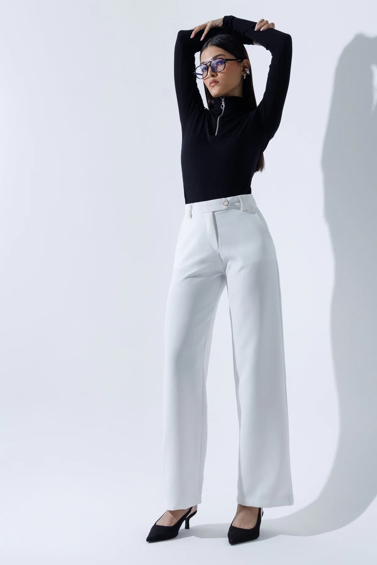 Women's White Casual Straight Fit Solid Mid Rise Trouser