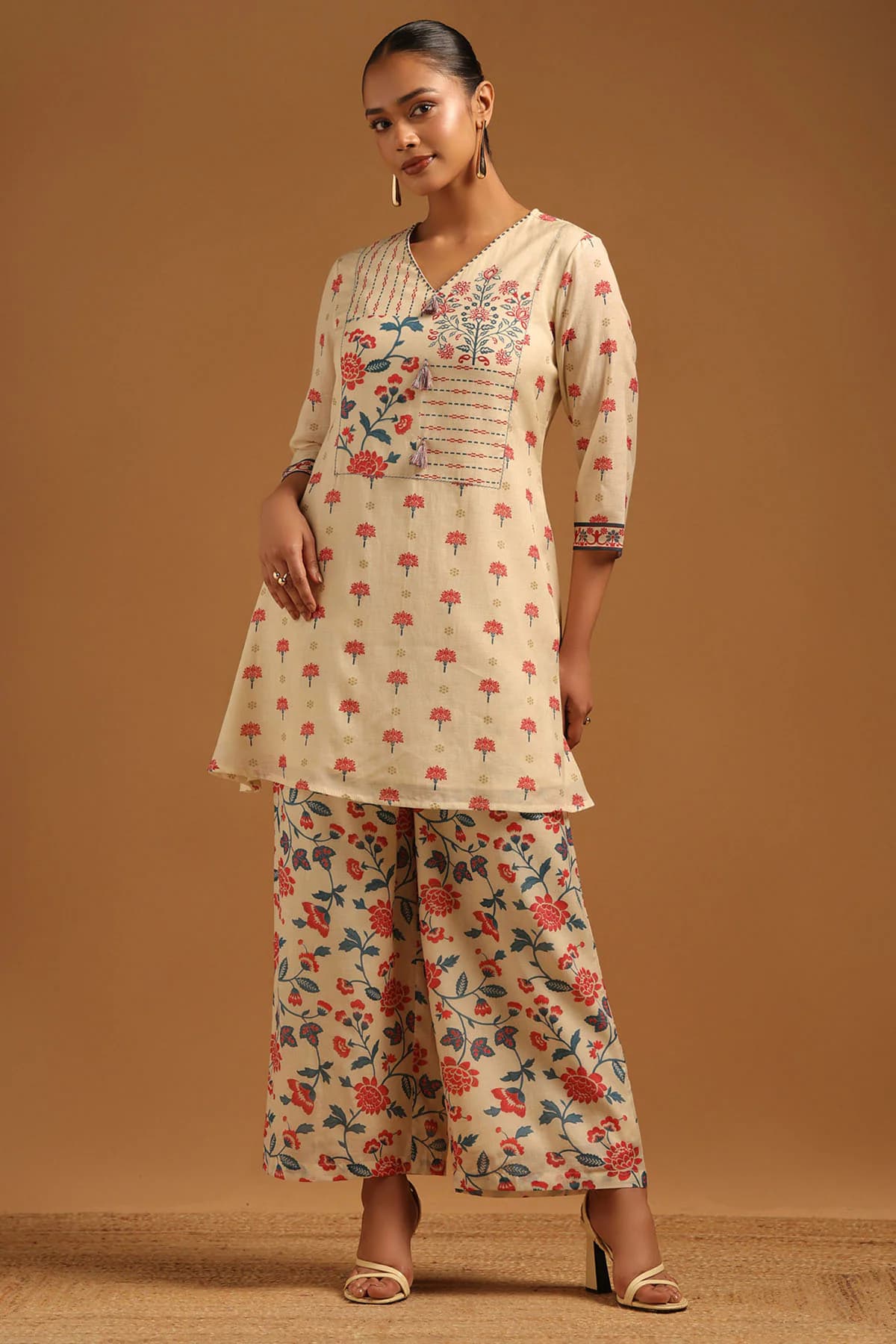 Women's Cream Festive Printed A-Line V-Neck Tunic With Palazzo