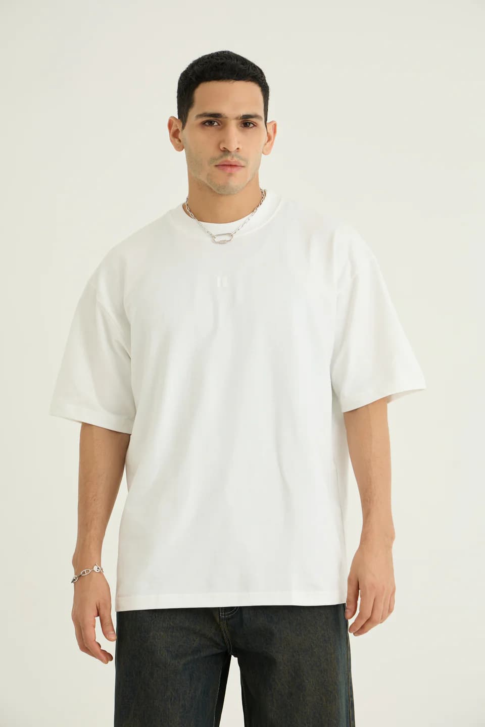 Unisex White Casual Solid Round Neck Oversized Fit Tshirt
