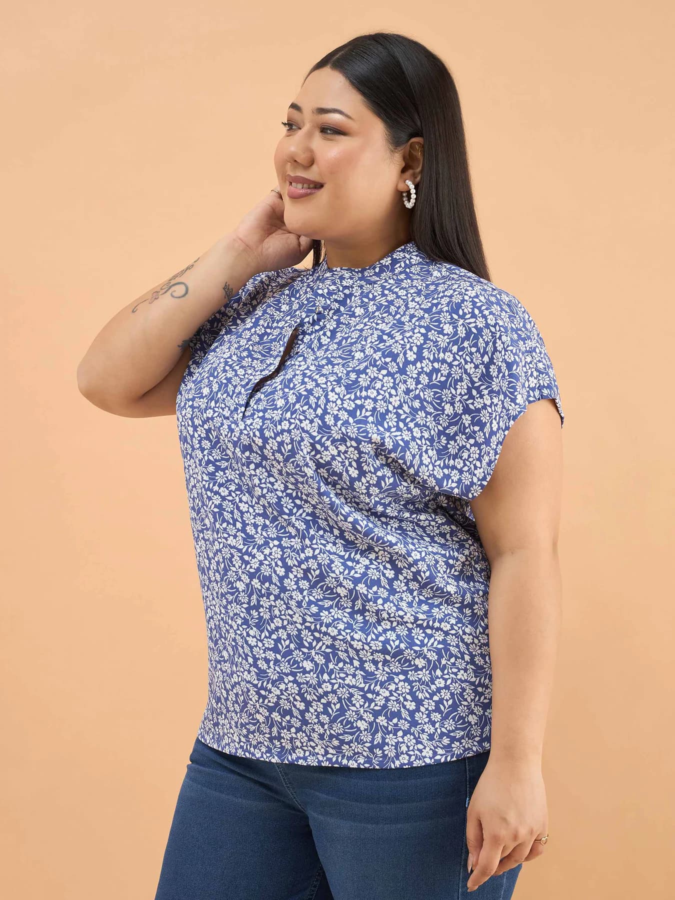 Women's Blue Ditsy Floral Mandarin Collar Regular Top