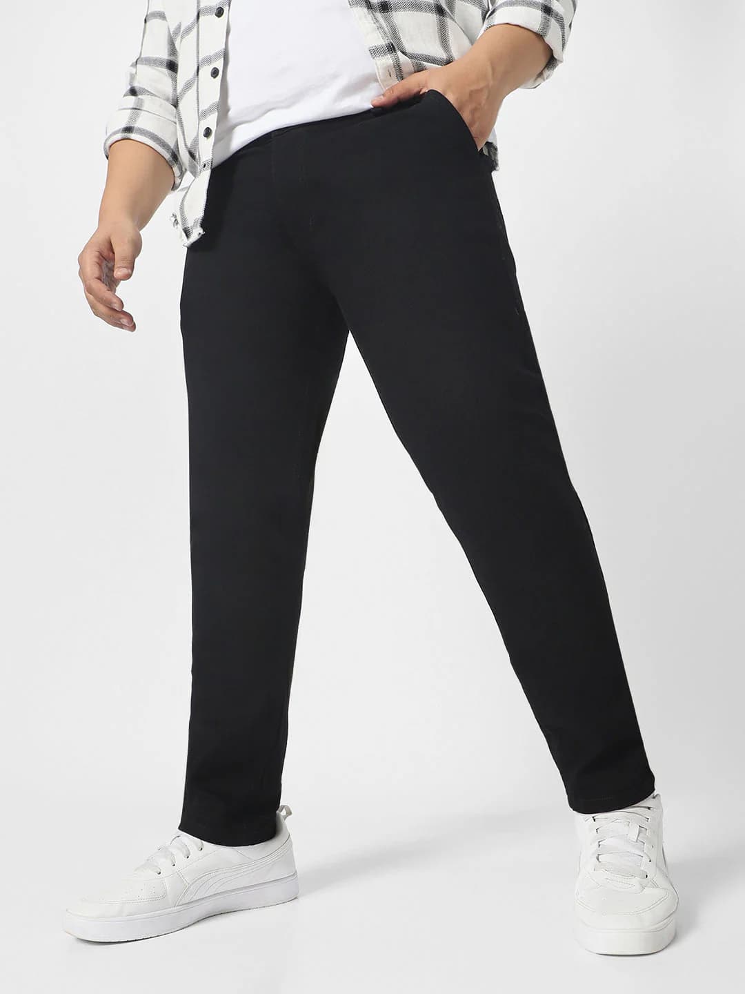 Men's Black Casual Regular Fit Mid Rise Non-Faded Jeans