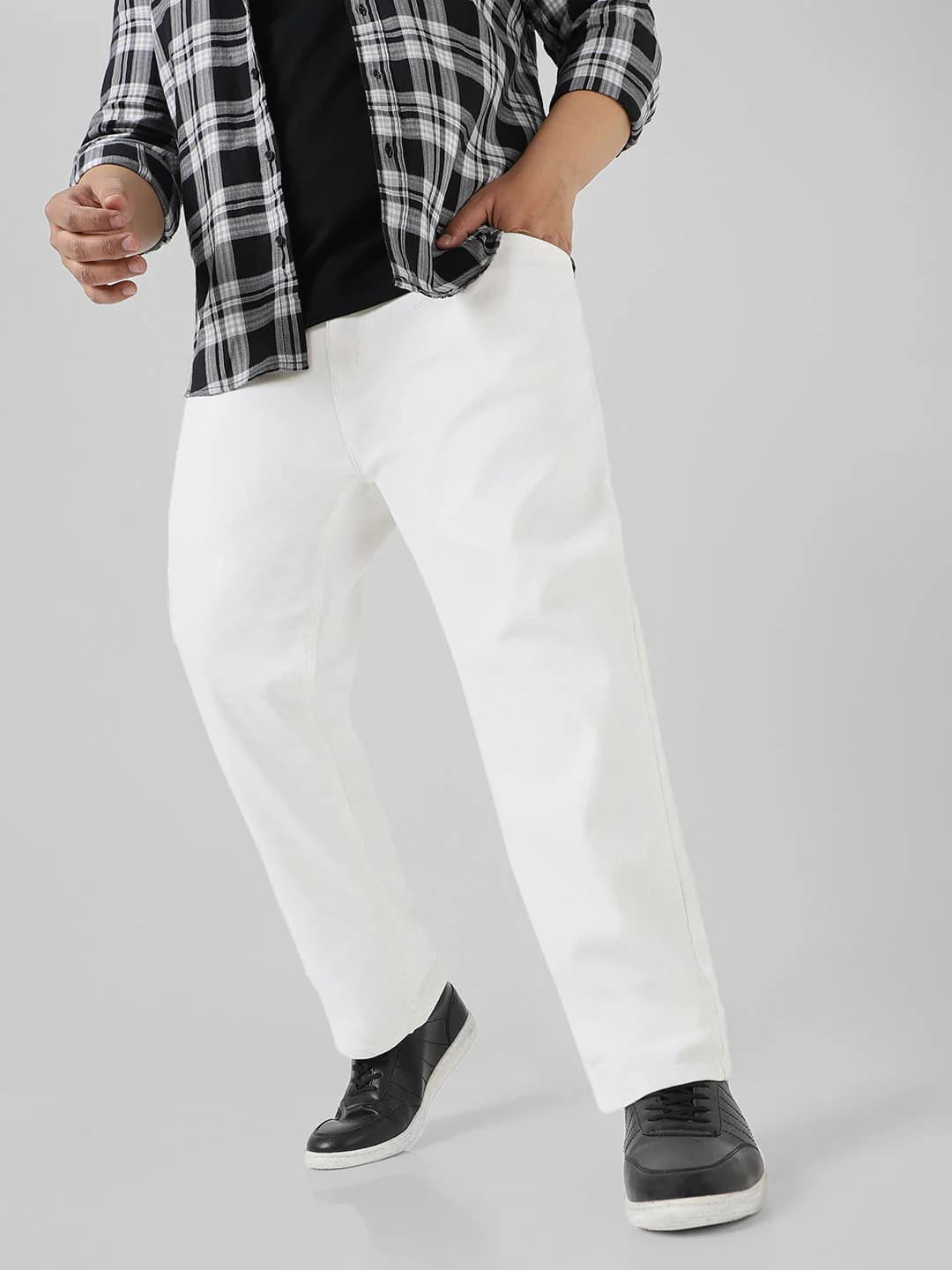 Men's White Casual Regular Fit Mid Rise Non-Faded Jeans