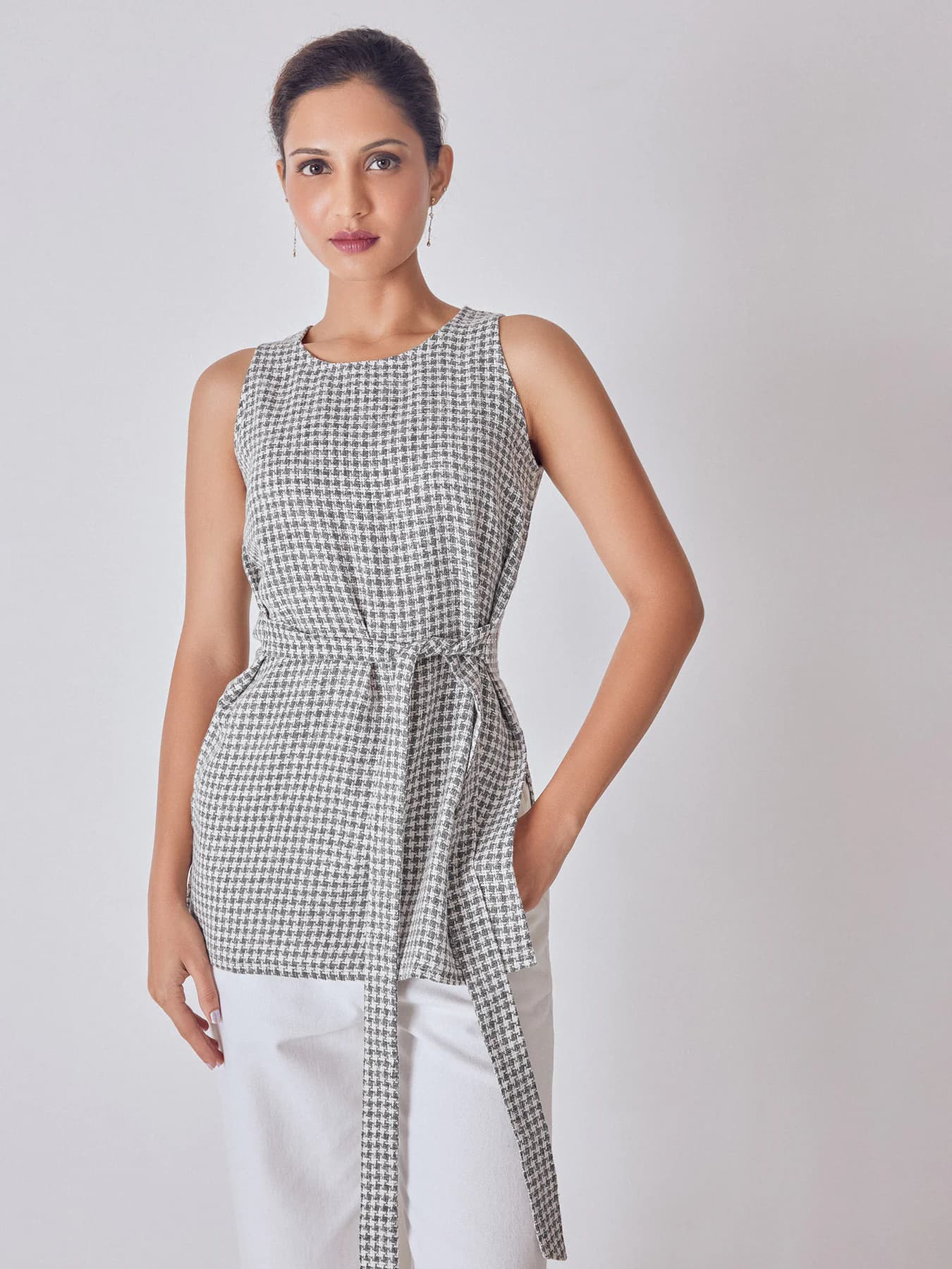 Women's Grey and White Houndstooth Tie Top