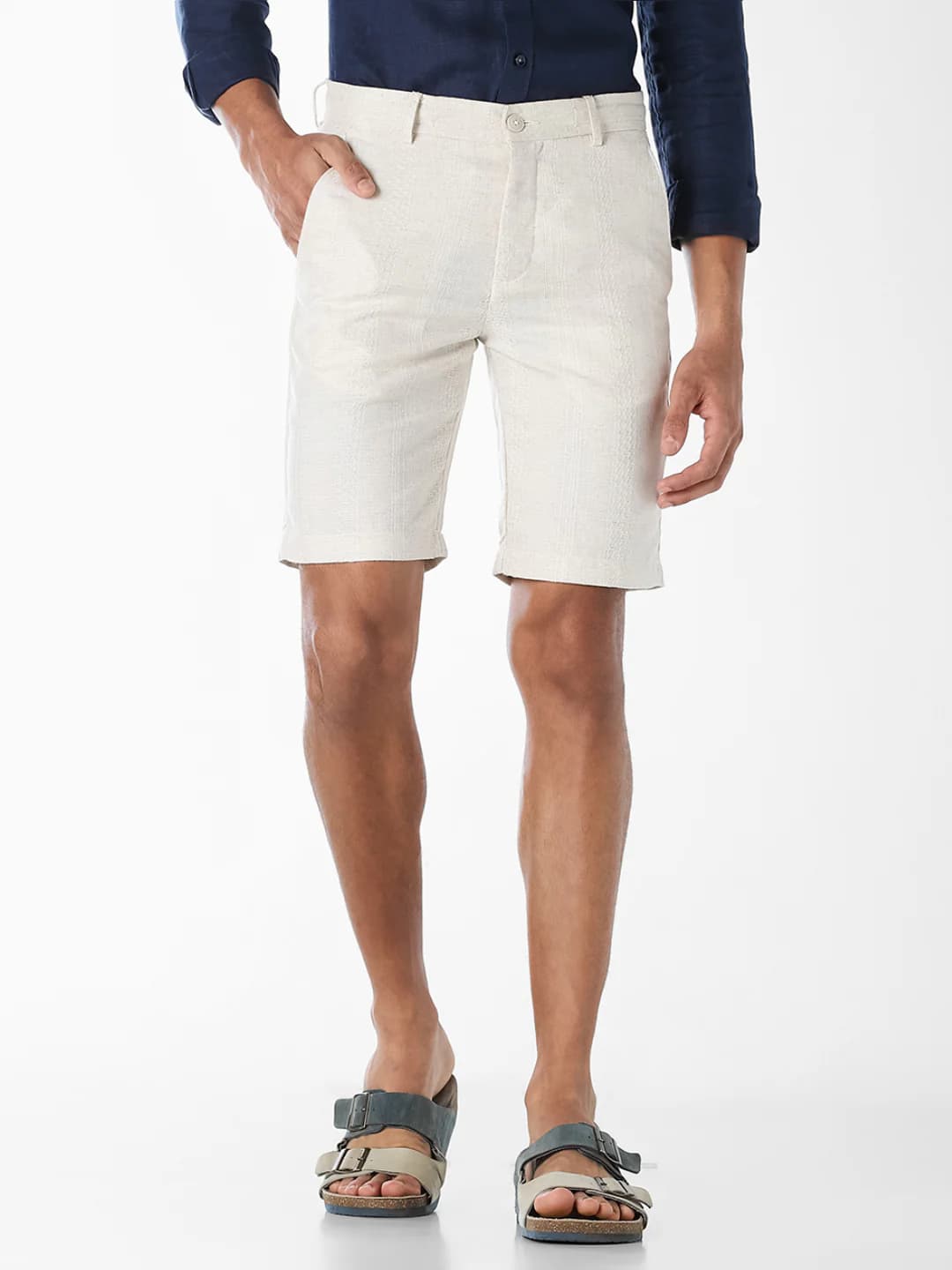 Men's Regular Fit Textured Low Rise Shorts