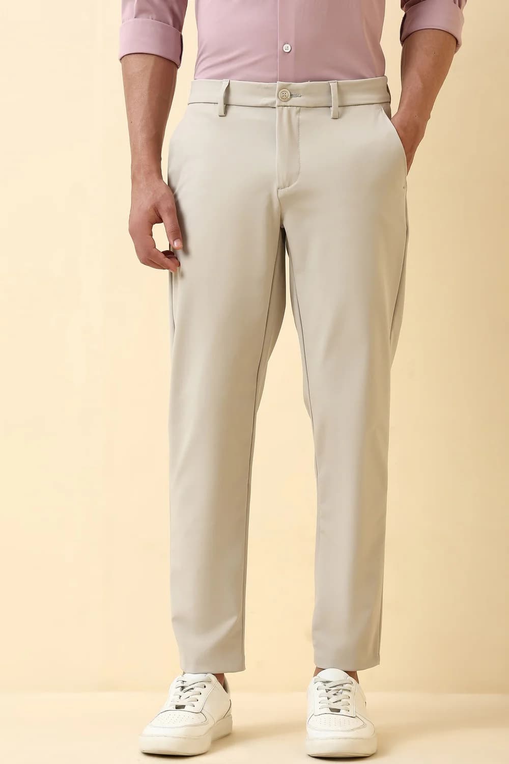 Men's Beige Casual Solid Slim Fit Mid Rise Trouser