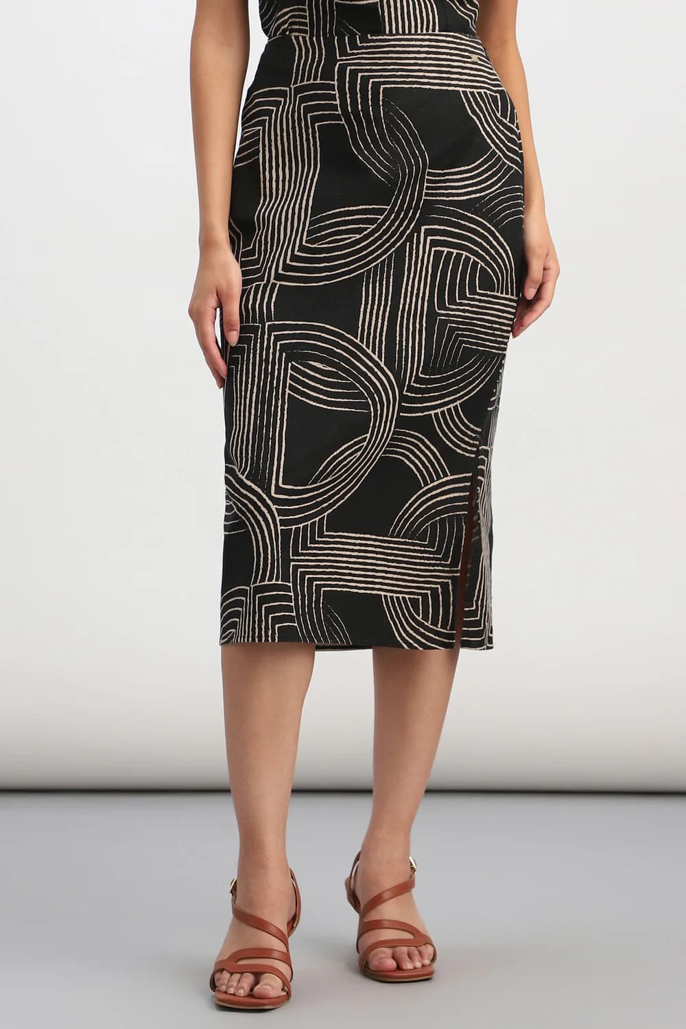 Women's Black Casual Regular Fit Mid Rise Skirts
