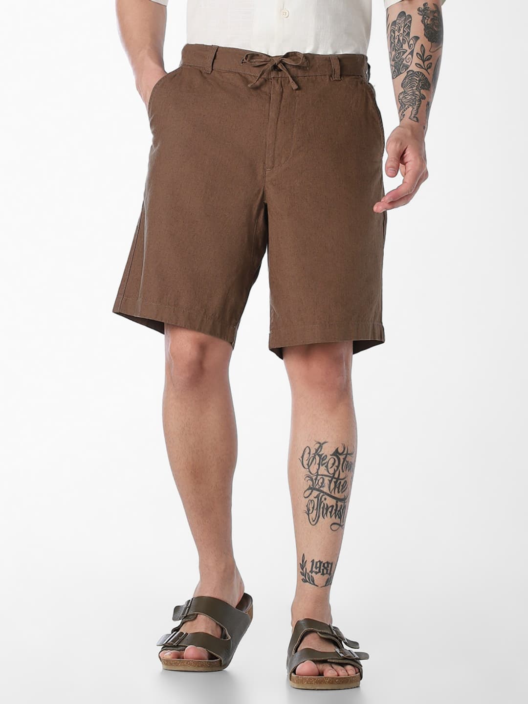 Men's Brown Casual Regular Fit Mid Rise Linen Chino Shorts