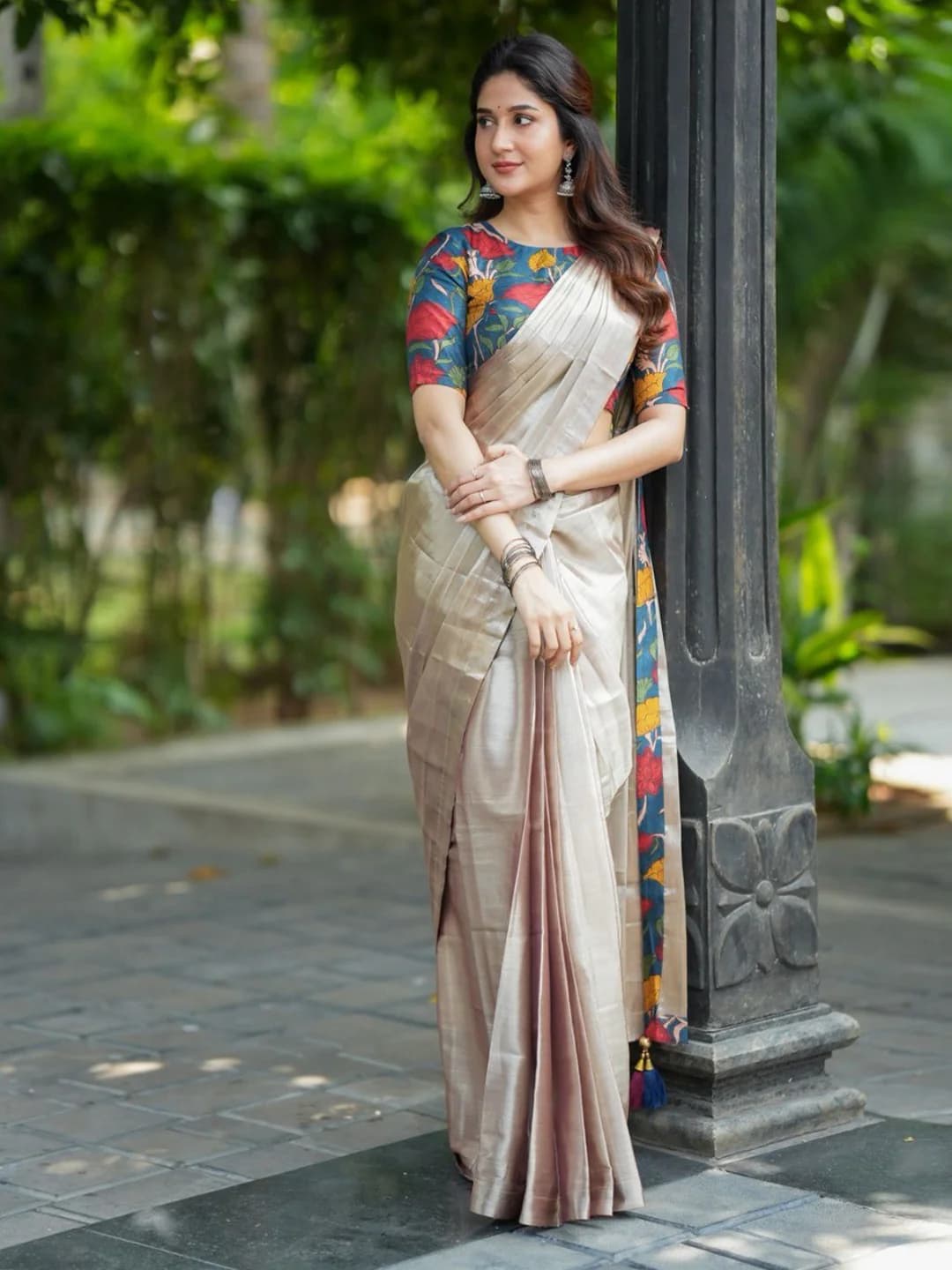 Women's Beige Chiffon Saree with Floral Print and Unstitched Blouse Piece