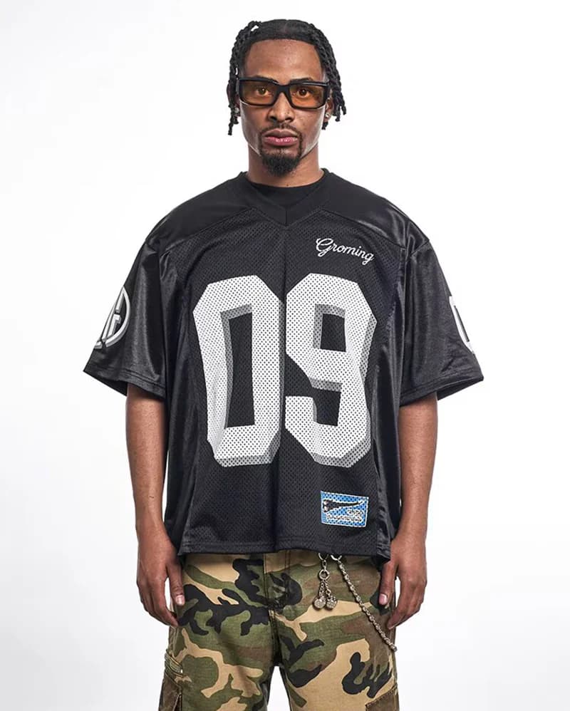 Men's Black Sports Printed V-Neck Tshirt