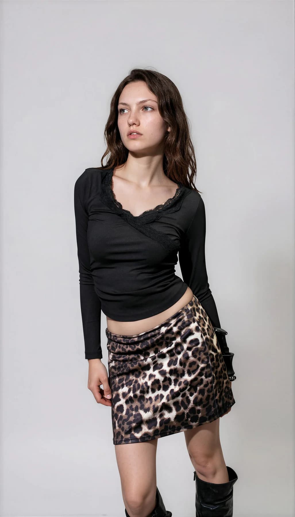 Women's Black Casual Regular Fit V-Neck Solid Lace Trim Ruched Long Sleeve Top