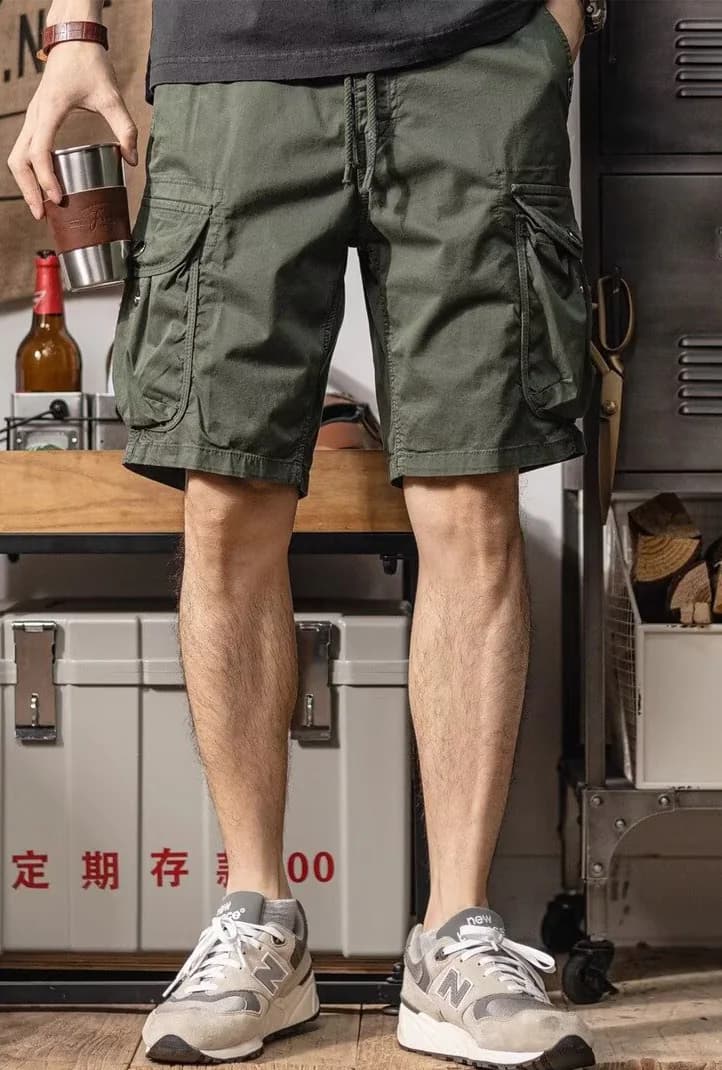 Men's Green Casual Solid Regular Fit Mid Rise Shorts