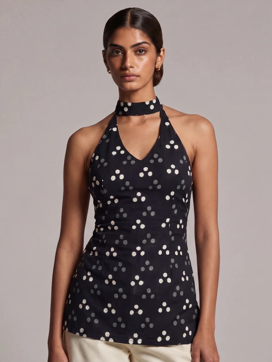 Women's Black Casual Sleeveless Haya Keyhole Halterneck Kurti