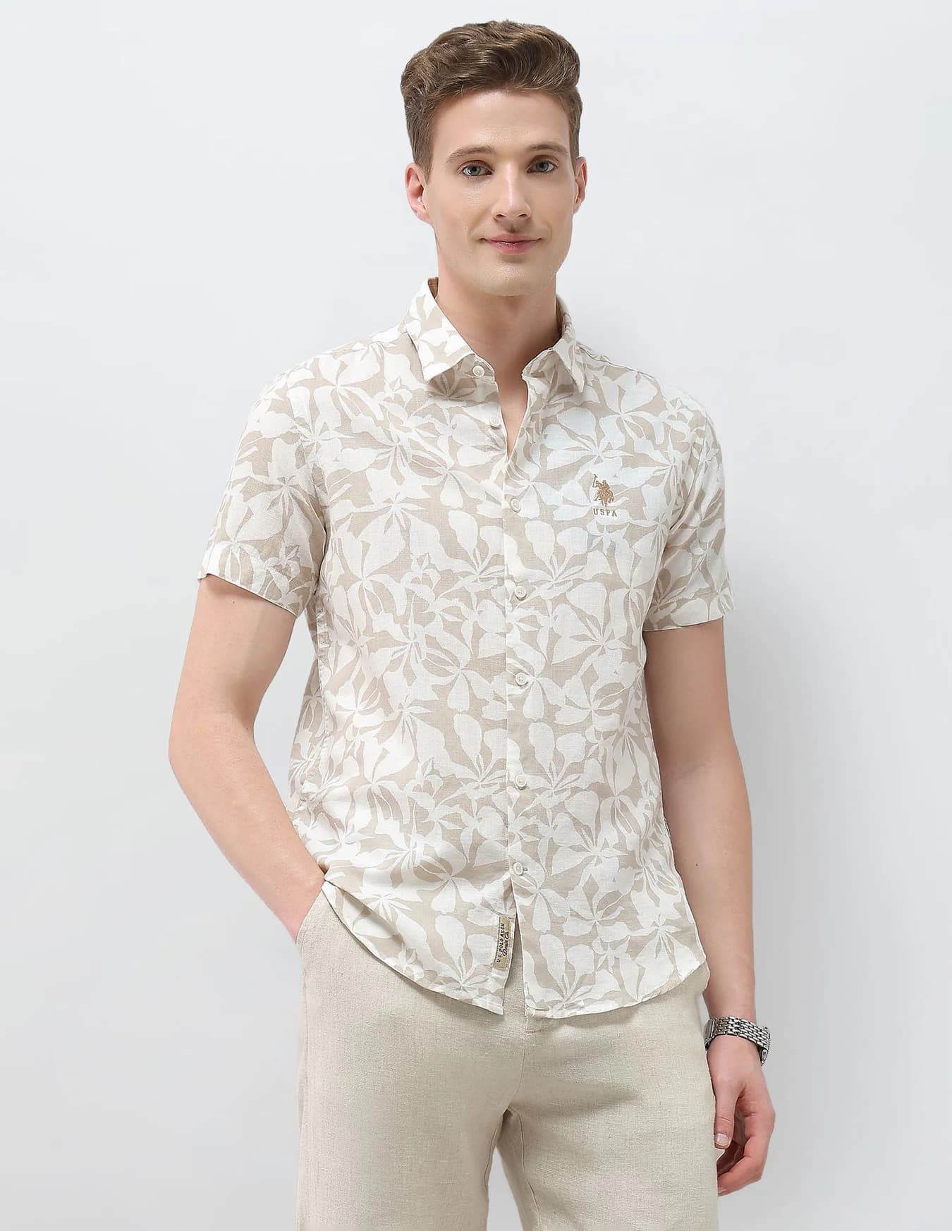 Men's Beige Casual Regular Fit Half Sleeves Cutaway Collar Shirt