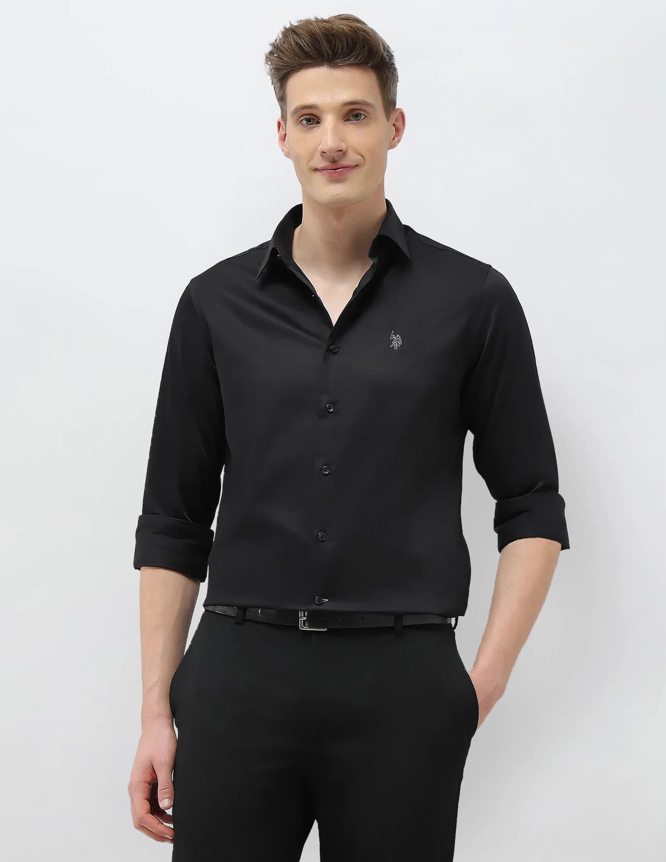 Men's Black Casual Slim Fit Full Sleeves Cutaway Collar Shirt