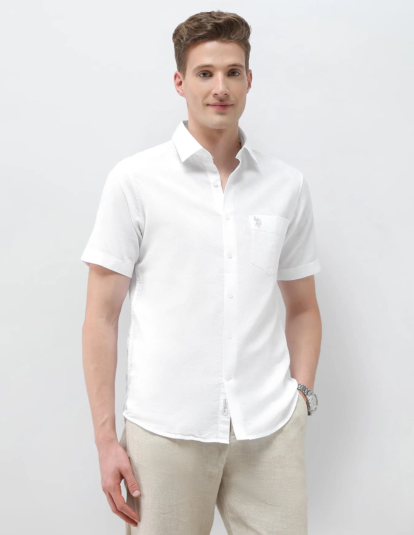 Men's White Casual Slim Fit Half Sleeves Cutaway Collar Shirt