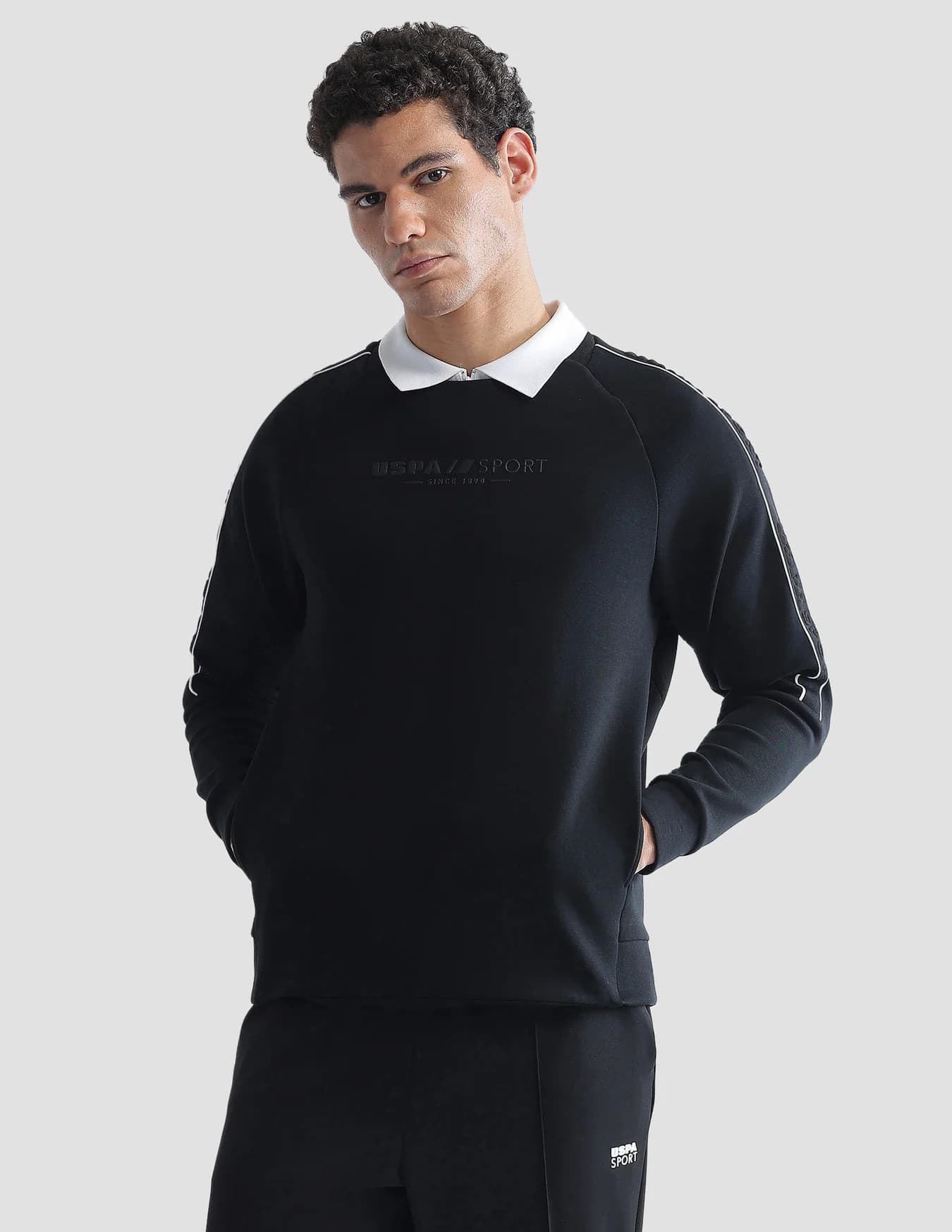 Men's Black Sports Regular Fit Solid Full Sleeves Sweatshirt