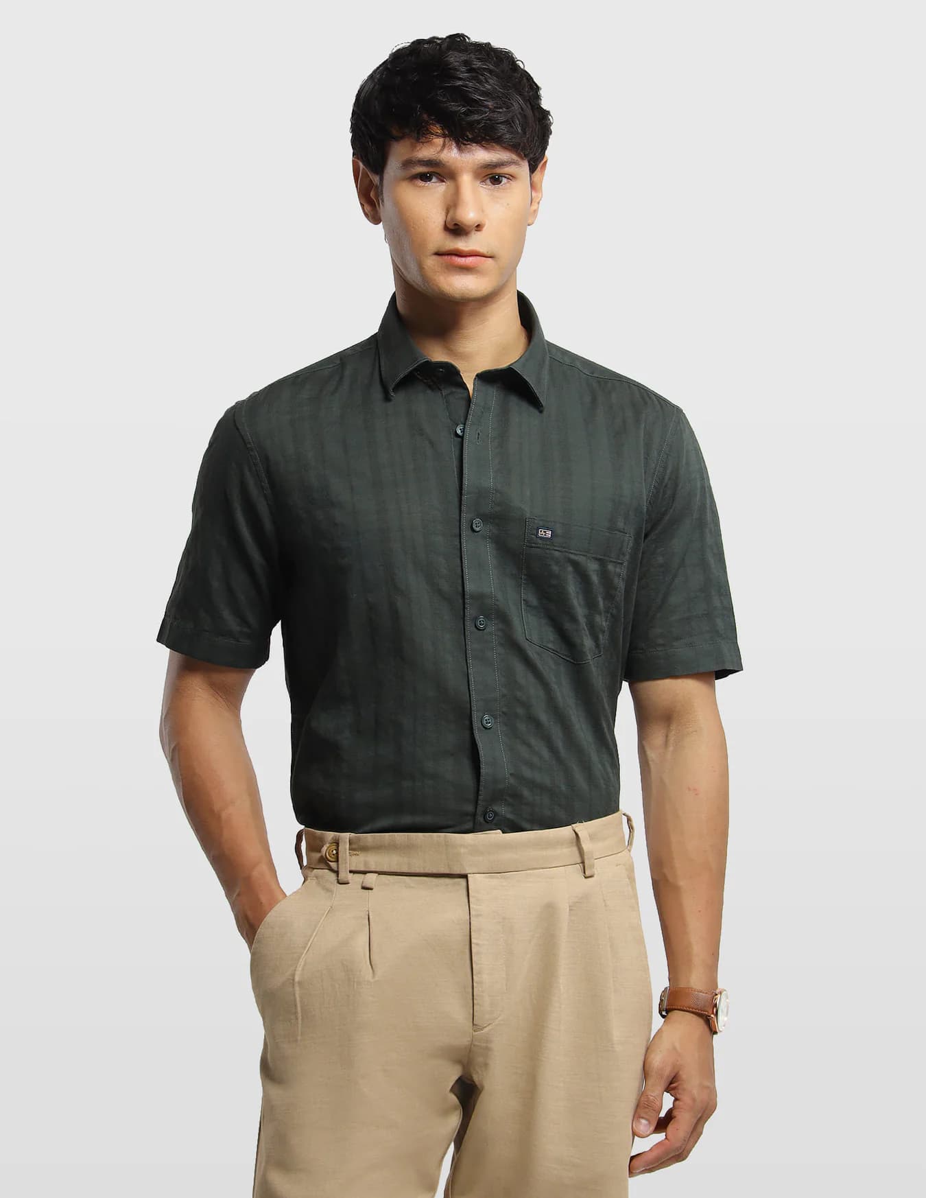 Men's Green Casual Regular Fit Half Sleeves Self-Design Shirt