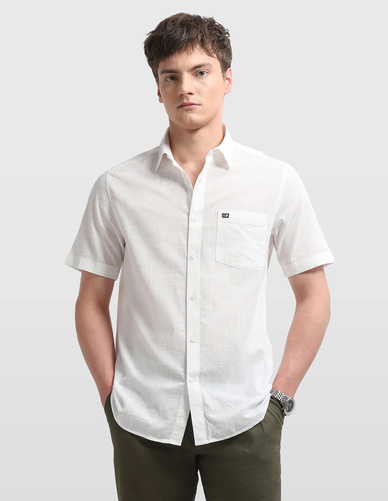 Men's White Casual Regular Fit Half Sleeves Solid Shirt