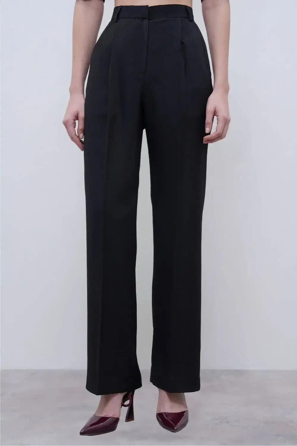 Women's Black Formal Solid Straight Fit High Rise Trouser