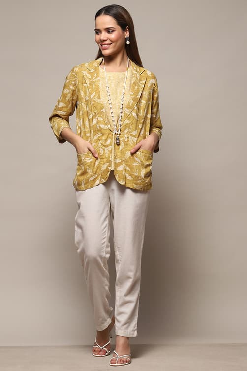 Women's Yellow Casual Regular Fit Printed Three Quarter Sleeves Shrug