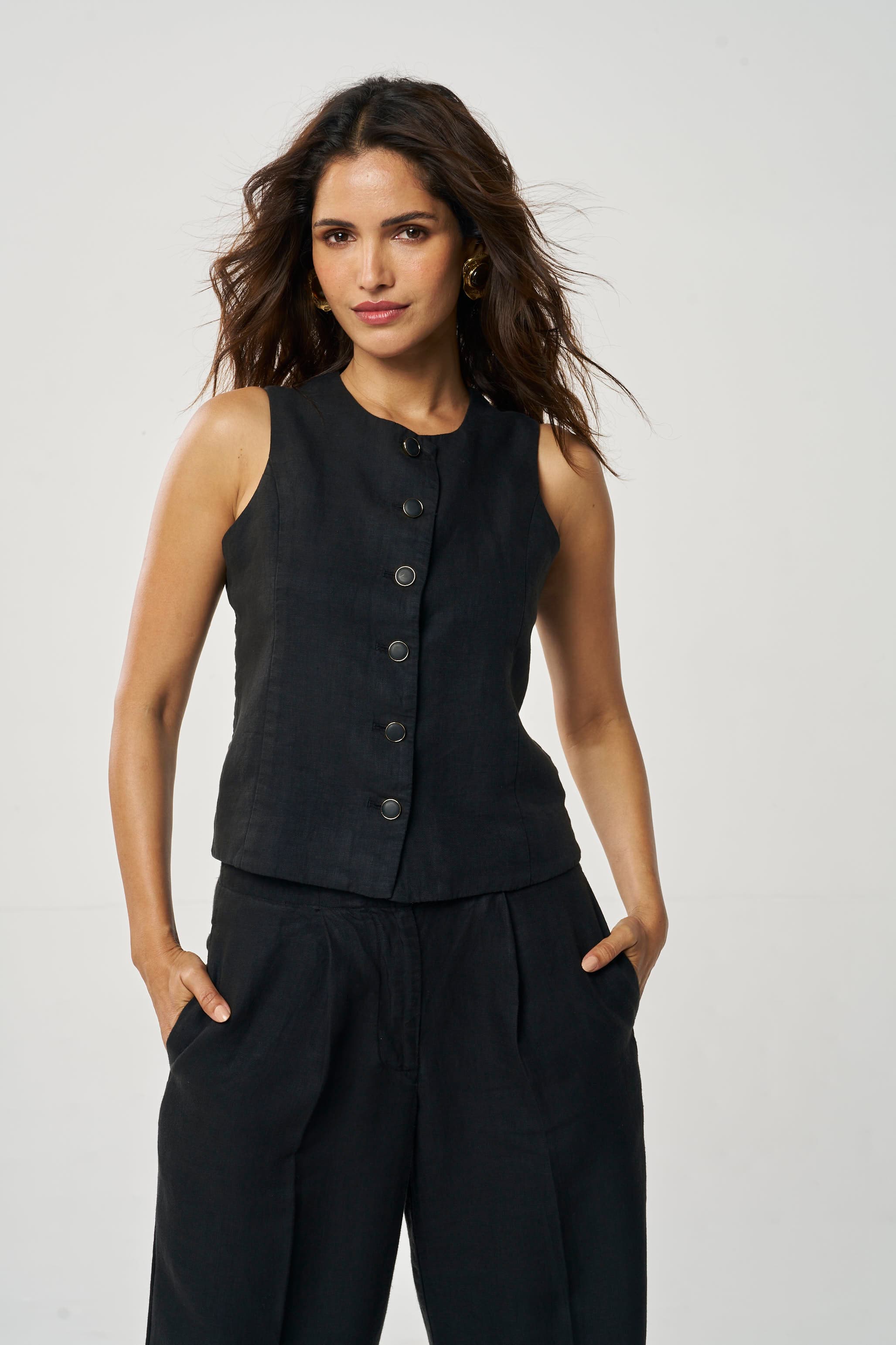 Women's Black Casual Regular Fit Solid Top