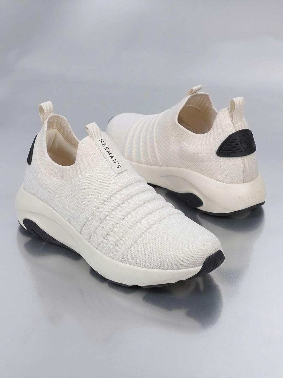 Unisex Cream Casual Flat Knitted Round Toe Slip-Ons Sneakers