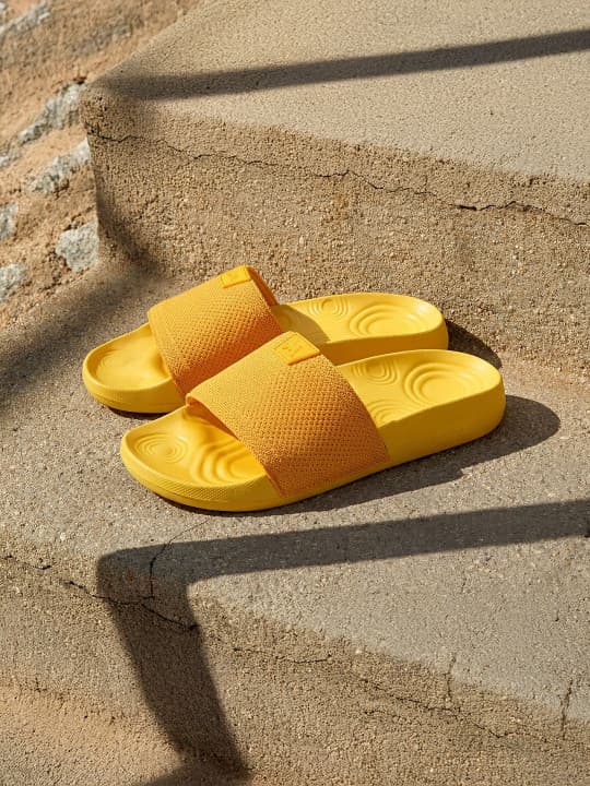 Unisex Yellow Casual Flat Knitted Round Toe Slides