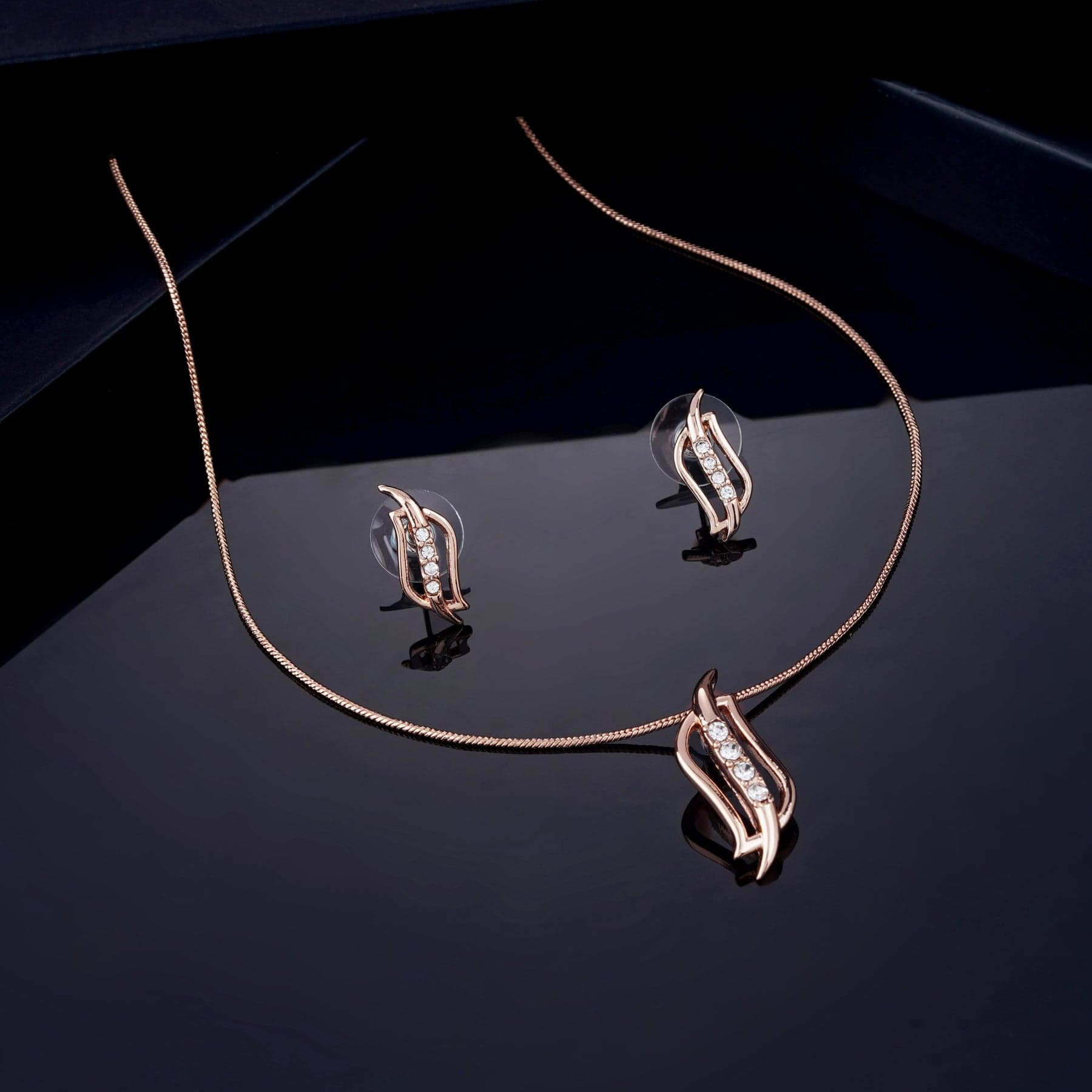 Women's Rose Gold Pendant Necklace Set Elegant Occasion Jewellery