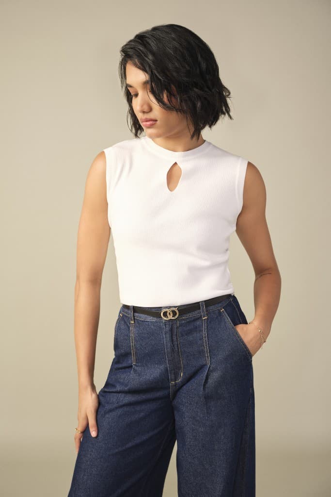 Women's White Casual Regular Fit Round Neck Top